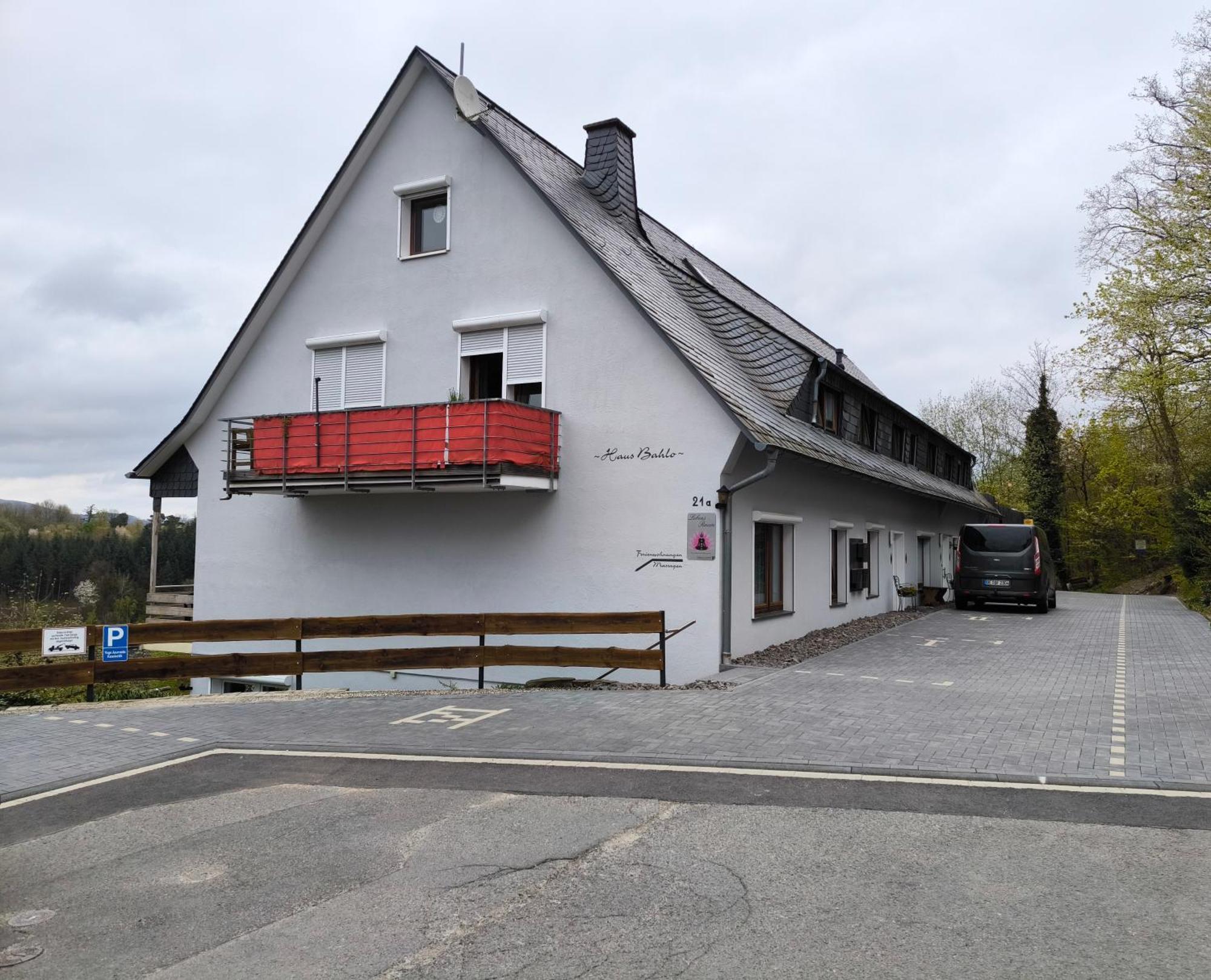 Haus Bahlo - Ferienwohnungen Attendorn Exterior foto